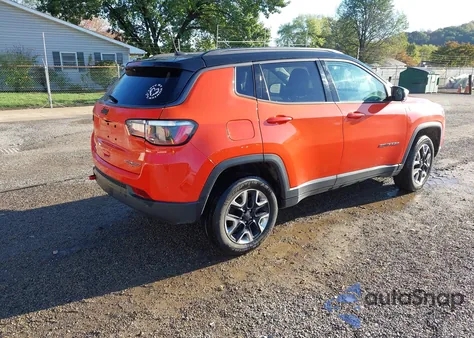 2018 Jeep Compass Trailhawk 4X4 из США, поврежденный, VIN 3C4NJDDB3JT356310